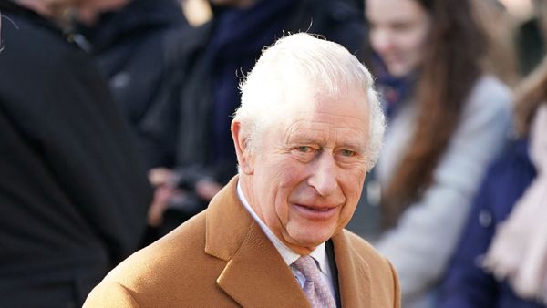 Livre du prince Harry : Charles III apparaît souriant pour sa première sortie depuis les révélations choc de son fils