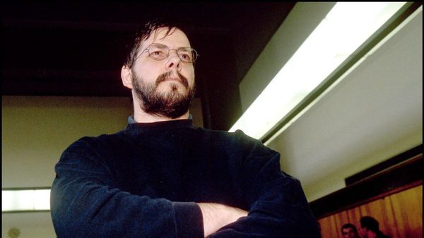 Marc Dutroux : insultes, projectiles et bras d’honneur… Sa vie chaotique en prison