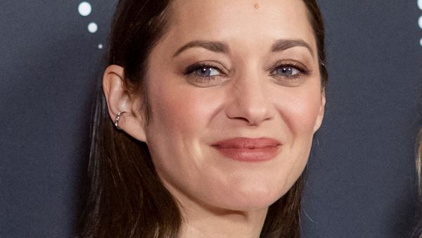 Marion Cotillard : cette scène très osée dans Astérix et Obélix qui n’a pas du tout plu à ses enfants