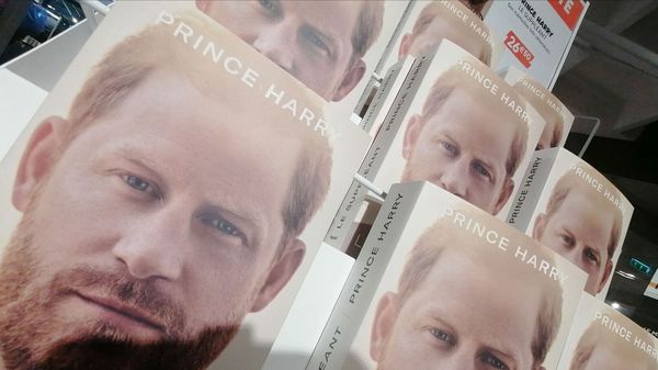 Mémoires du prince Harry : le livre bat un incroyable record pour le jour de sa sortie