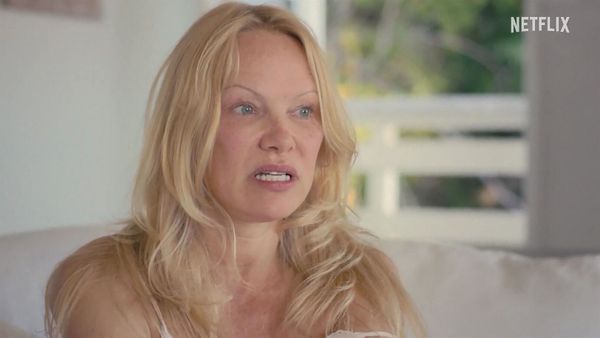 Pamela Anderson : l’ex-star d’Alerte à Malibu agressée par sa nounou à six ans