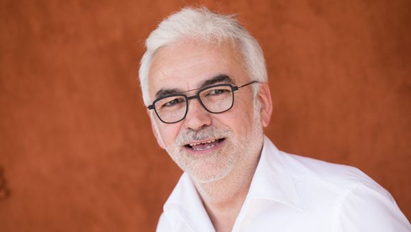 Pascal Praud : âge, compagne, salaire, Europe 1, Twitter… Tout savoir