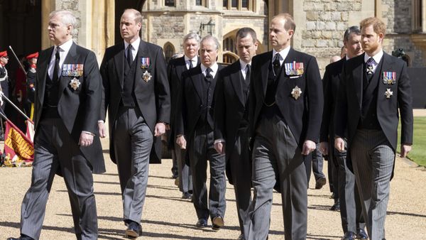 Prince Harry : William l’aurait saisi par la chemise après les funérailles du prince Philip