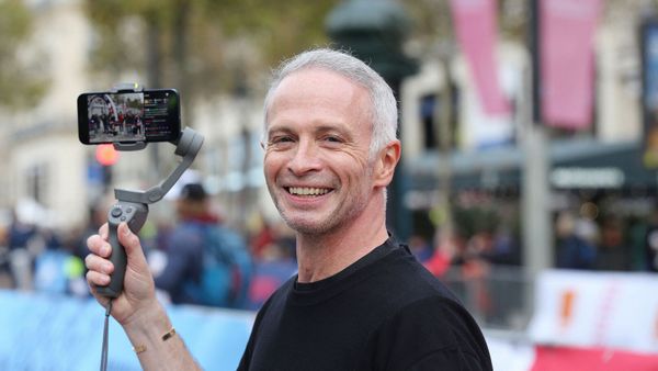 Samuel Etienne : âge, femme, Twitch, tatouage, Twitter, salaire… Tout savoir