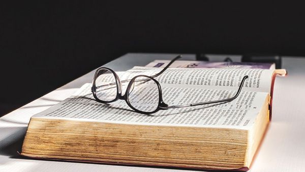 Supposée morte depuis deux ans, une romancière à succès donne de ses nouvelles