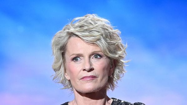 &quot;Tout s’est cassé la figure&quot; : Sophie Davant se confie comme rarement sur sa vie amoureuse