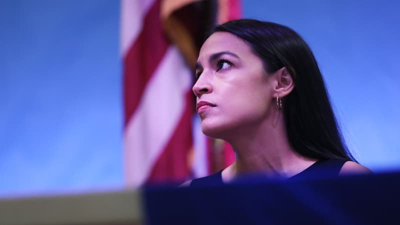 États-Unis: la colère d’Alexandria Ocasio-Cortez après l’éviction d’une démocrate d’une commission