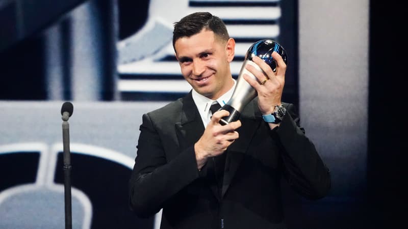 The Best: sacré à Paris, Emiliano Martinez assure qu’il “adore les Français”