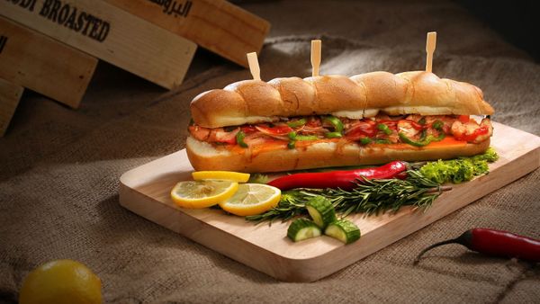 Elle termine son sandwich d’un célèbre fast-food, sept minutes plus tard les choses se gâtent sévèrement