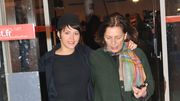 Emma de Caunes "anéantie de tristesse" : son hommage déchirant à sa maman décédée