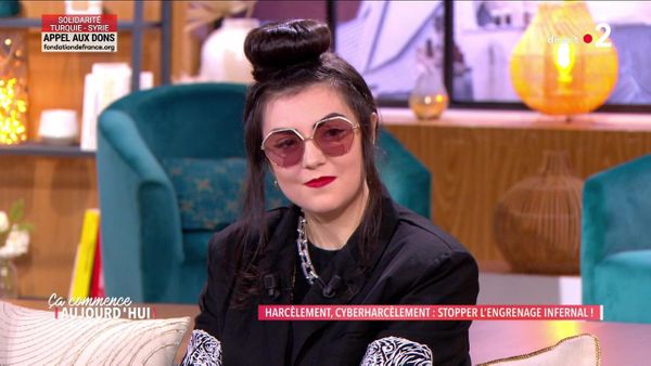 "On m’a tapé la tête…" : émue, Hoshi raconte les terribles agressions subies parce qu’elle "avait l’air lesbienne"