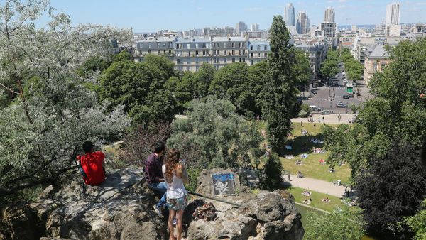 Paris : effroyable découverte dans un sac au beau milieu d’un parc très fréquenté