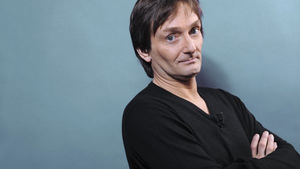 Pierre Palmade dans un état grave : deux personnes auraient quitté sa voiture après l’accident