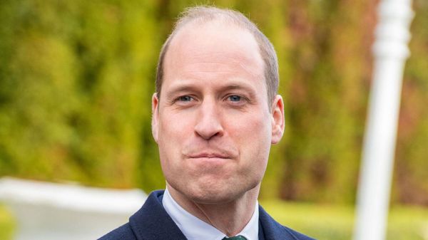 "Probablement pas" : quand le prince William, gêné, refusait un baiser à Emma Thompson