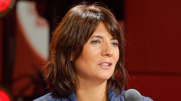 "Si tu sais que derrière c’est foutu…" : en plein direct, Estelle Denis se lâche et donne son avis tranché sur l’adultère