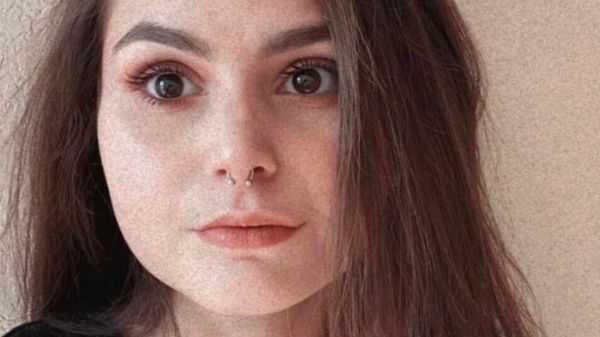 Son dessert "vegan" ne l’est pas vraiment, les deux premières cuillères lui sont fatales