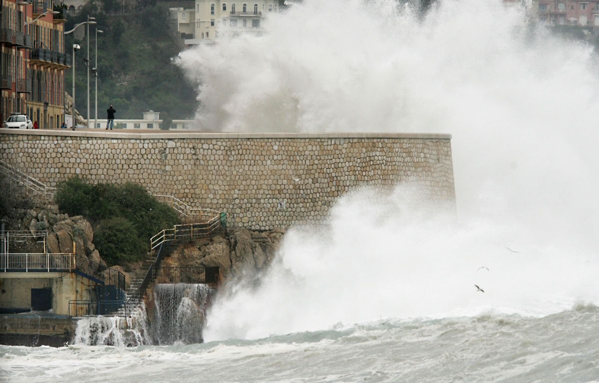 Nice : Témoin d’une noyade, un homme saute à l’eau pour secourir la victime