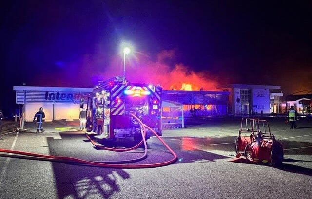 Haute-Garonne : Le magasin Intermarché de Muret ravagé par les flammes cette nuit