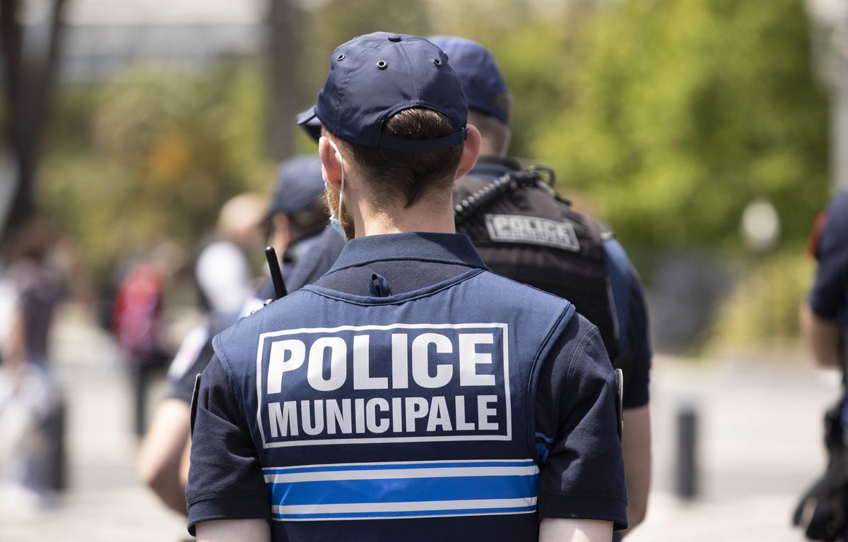 Alpes-Maritimes : Une vingtaine d’individus agresse quatre policiers municipaux qui procédaient à une interpellation