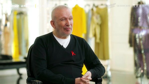 "40 ans, c’est fou…" : Jean-Paul Gaultier se livre sur la mort de son premier compagnon