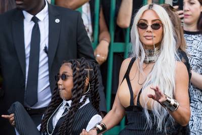 À 9 ans, la fille de Kim Kardashian pourrait déjà lancer sa propre ligne de cosmétiques