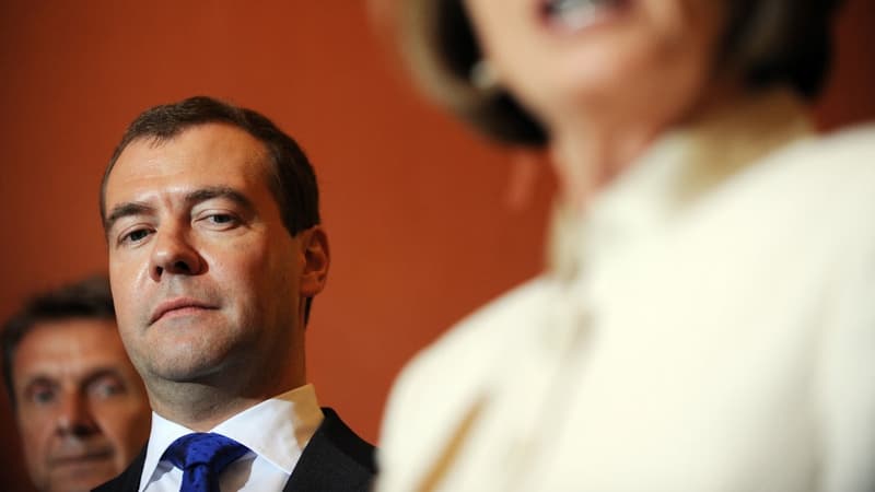 Pour Medvedev, une arrestation de Poutine serait une “déclaration de guerre” contre la Russie
