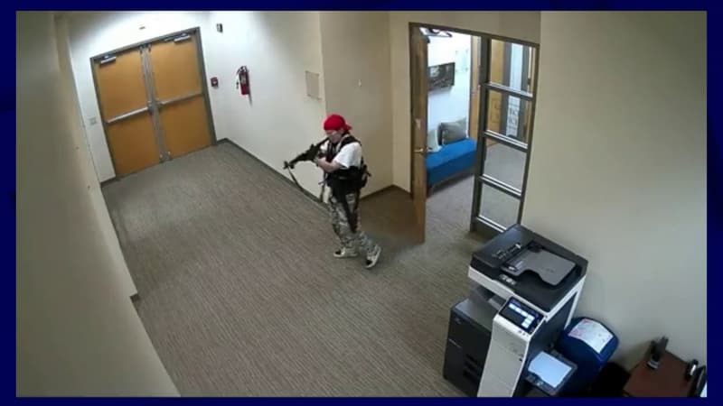 États-Unis: les images de la déambulation de l’auteur de la tuerie dans une école primaire de Nashville