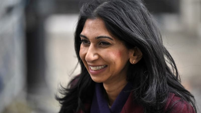 Le Royaume-Uni justifie l’expulsion de migrants vers le Rwanda par “une mesure humanitaire”