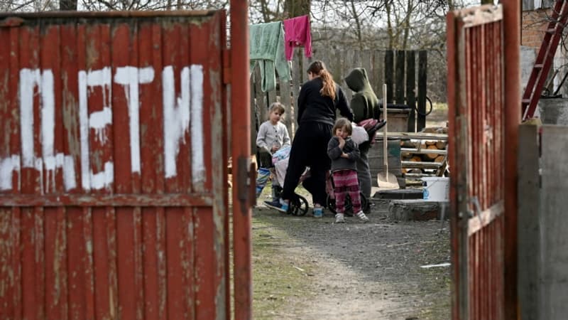 Guerre en Ukraine: des civils se cachent avec leurs enfants par peur d’être évacués de force