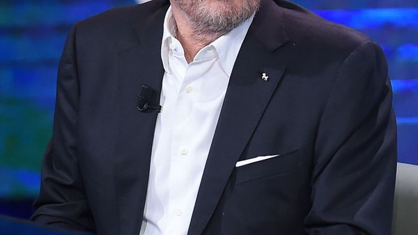 Alain Delon avec sa petite-fille Loup : ce cliché touchant et parlant publié par son fils Anthony