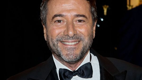 Bernard Montiel blessé au visage ? “Tu t’es battu ?”, il apparaît dans TPMP avec un pansement à l’œil