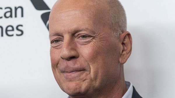 Bruce Willis méconnaissable : il s’exprime pour la première fois depuis l’annonce de sa démence dans une vidéo poignante
