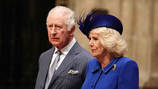 Charles III énervé : Camilla Parker Bowles priée de se taire en pleine cérémonie à l’abbaye de Westminster