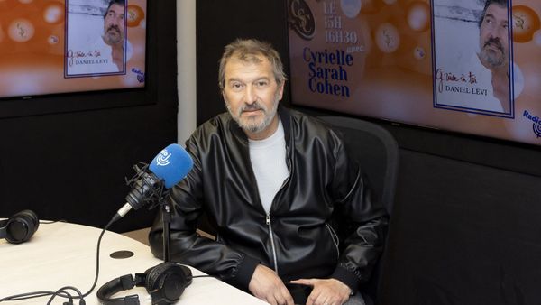 Daniel Lévi : sa veuve publie un adorable cliché de leur petite fille ultra lookée en jupe en cuir et fausse fourrure