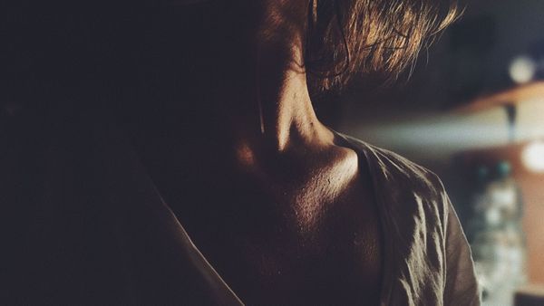 Elle s’inspire de deux films pour mettre sur pied une fausse et hallucinante histoire d’esclavage sexuel