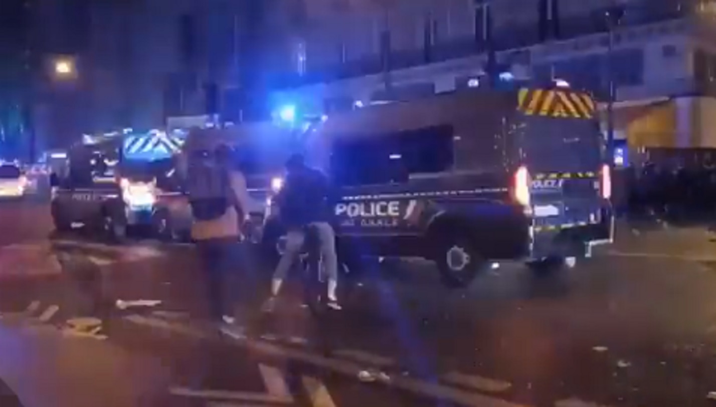 VIDEO : Carambolage de fourgons de police nationale en pleine manifestation à Paris !