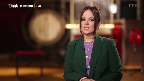 "Je l’appelle, je sais qu’elle est là" : Alizée se confie sur ses relations actuelles avec Mylène Farmer