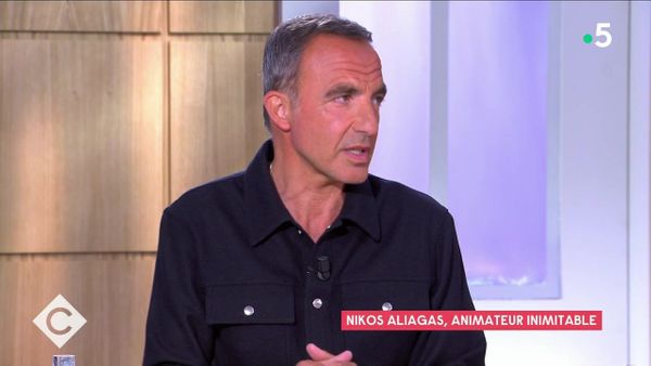 "Je pense à toi" : Nikos Aliagas adresse un message émouvant à sa mère "souffrante" dans C à vous