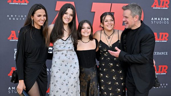 Matt Damon et Luciana Barroso : ce tapis rouge du couple discret avec ses filles qui n’a laissé personne indifférent