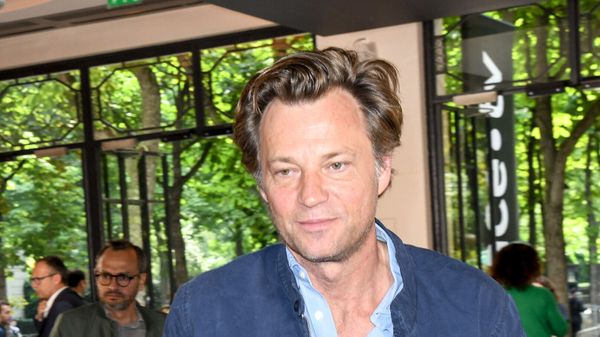 "Mes enfants ont vu la tête que j’ai faite" : Laurent Delahousse prêt à sacrifier sa vie de famille pour son travail