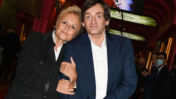 Muriel Robin silencieuse sur l’affaire Palmade : ces “réunions” qu’elle aurait organisées pour venir en aide à l’humoriste