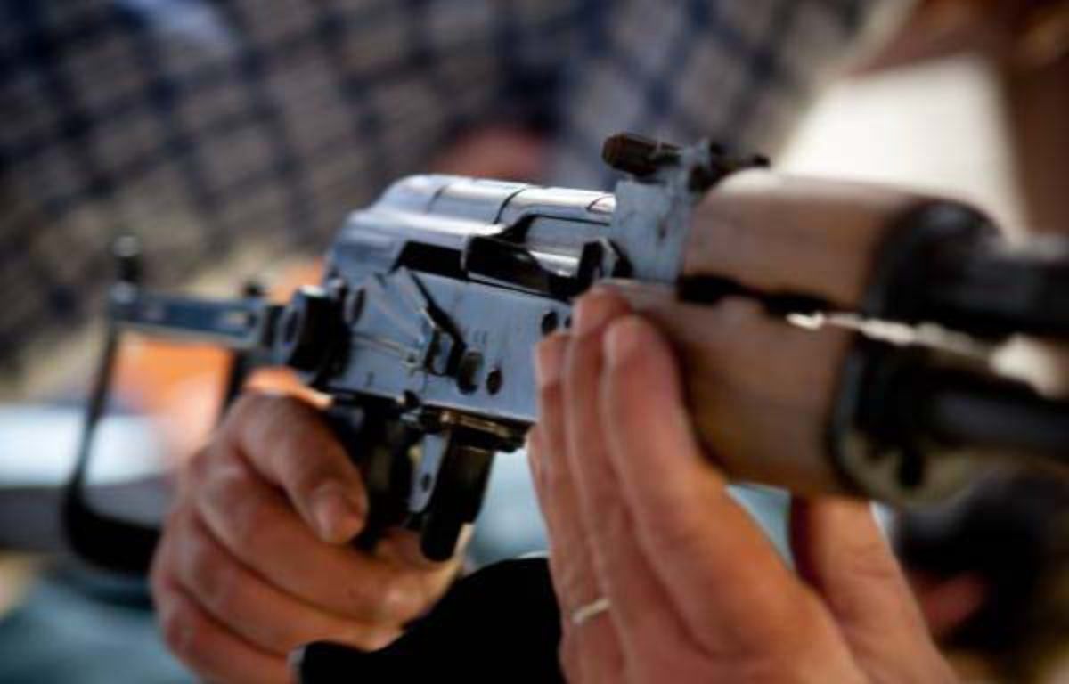 Nîmes : Deux kalachnikovs découvertes dans une voiture après une interpellation mouvementée