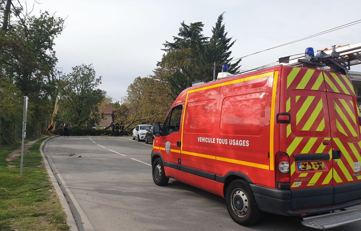 Moselle : Un car de collégiens se renverse sur l’autoroute, un blessé