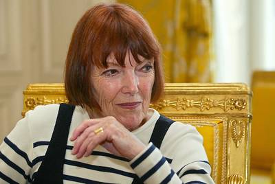 Mary Quant, styliste britannique qui a popularisé la minijupe, est décédée à 93 ans