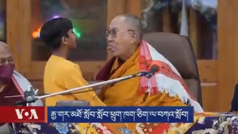 “Il regrette l’incident”: le Dalaï Lama s’excuse après avoir demandé à un enfant de lui “sucer la langue”