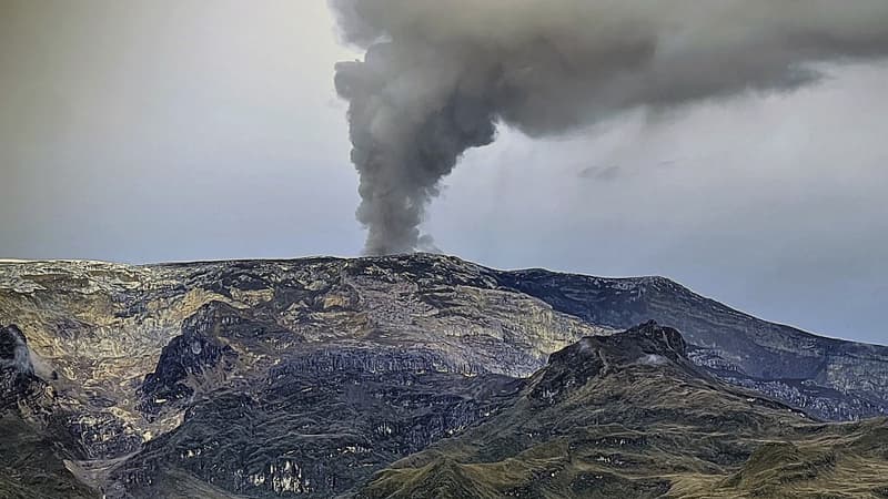Colombie: le volcan Nevado del Ruiz continue de gronder, le risque d’une “éruption majeure” augmente
