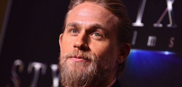 A quoi ressemblait Charlie Hunnam au début de sa carrière ?