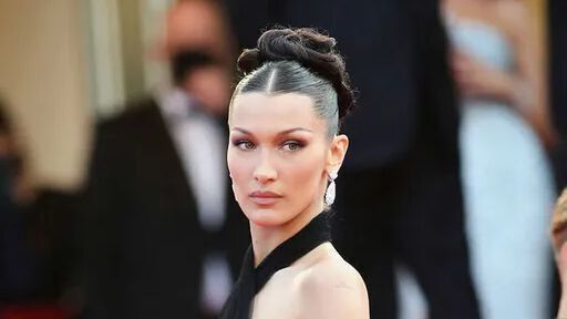  Bella Hadid : défigurée, la mannequin se livre sans filtre sur la terrible maladie qui lui gâche la vie
