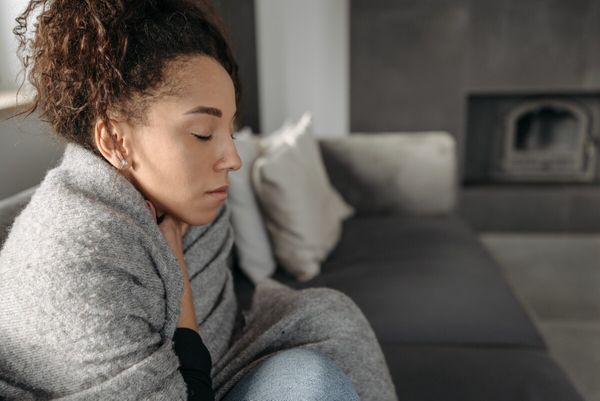 Diagnostiquée à tort d’une angine, elle découvre sa vraie maladie grâce à Google