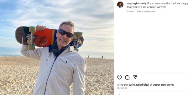 Divorcé après 23 ans, il célèbre son célibat de façon insolite